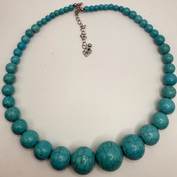 Vintage Style Graduated Turquoise Beaded Necklace - Picture 2 of 3